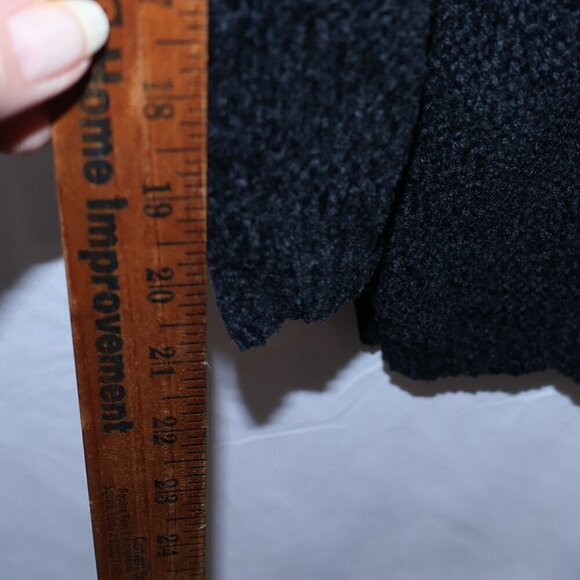 Carolina Colors Black Silver Gray Sweater Size Medium Acrylic - Picture 15 of 16